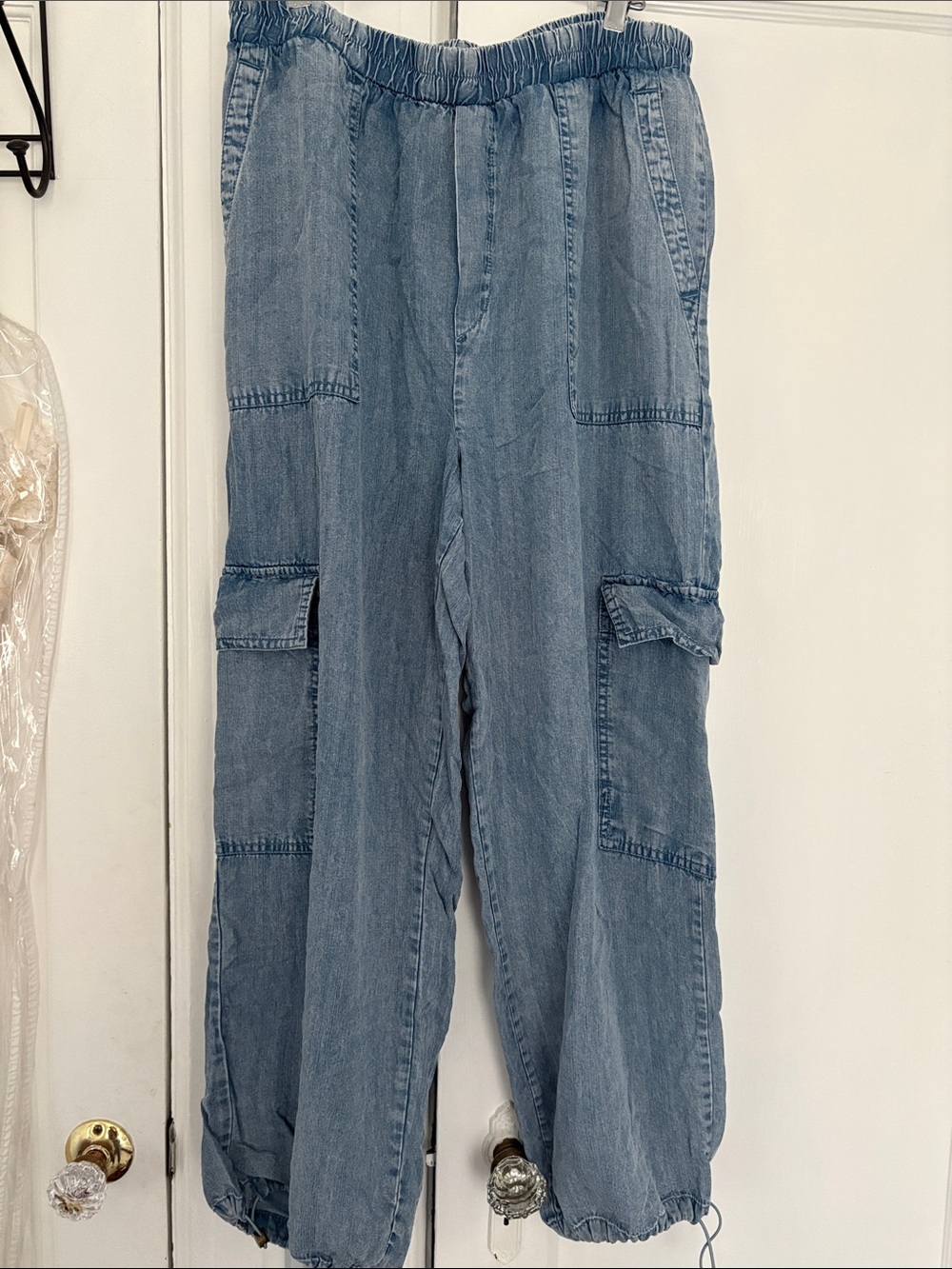 Relaxed Light Blue Denim Cargo Jogger Jeans - Casual Utility Style